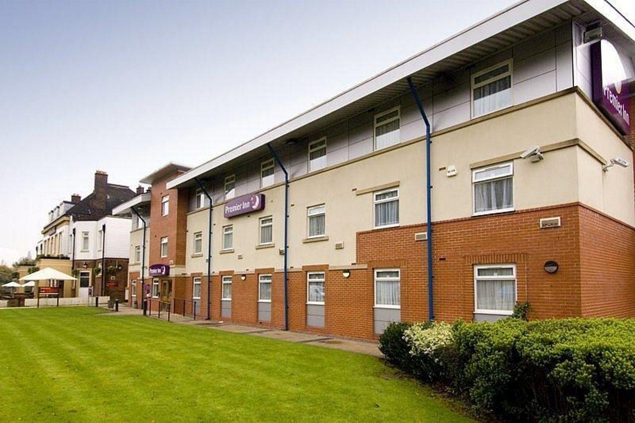 Premier Inn Manchester - Heaton Park Экстерьер фото