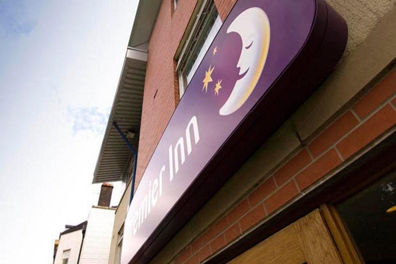 Premier Inn Manchester - Heaton Park Экстерьер фото