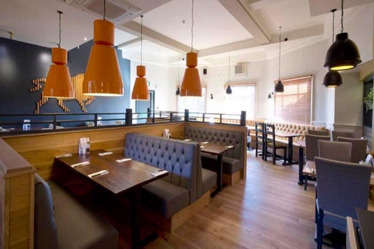 Premier Inn Manchester - Heaton Park Экстерьер фото